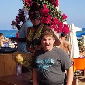 Meet your Posher, Bari